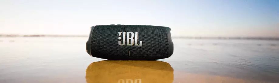Escuchar música mientras nadas: estos auriculares sumergibles son la gran  novedad de JBL para este verano