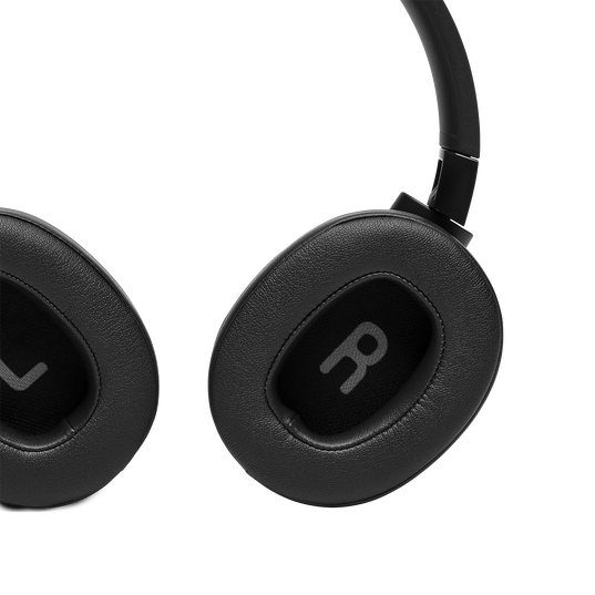 JBL TUNE 700BT - Black - Wireless Over-Ear Headphones - Detailshot 6