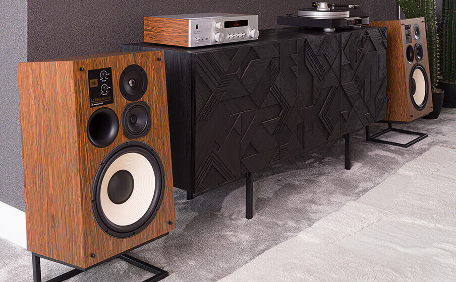L100 Classic 75 Diseño retro con el icónico estilo JBL y rejilla de espuma Quadrex vintage. - Image