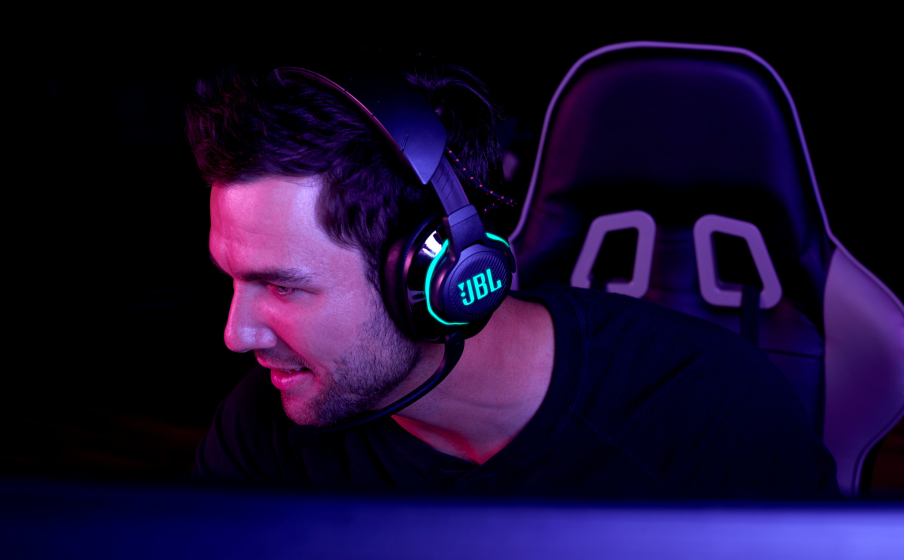 JBL Quantum 800 Equipado con conexión dual sin cables para gozar de total libertad de movimiento - Image