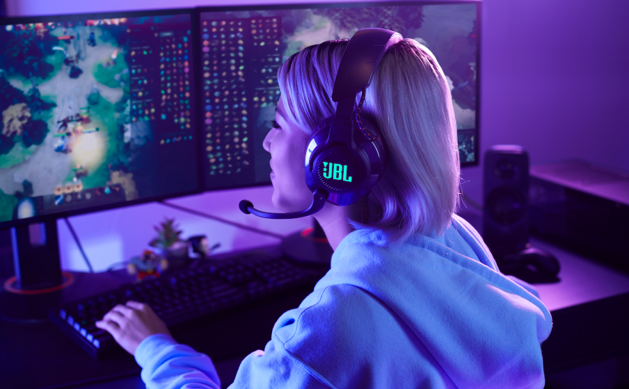 JBL Quantum 610 Wireless Vive el juego al m&aacute;ximo con JBL QuantumSURROUND&trade; y DTS - Image